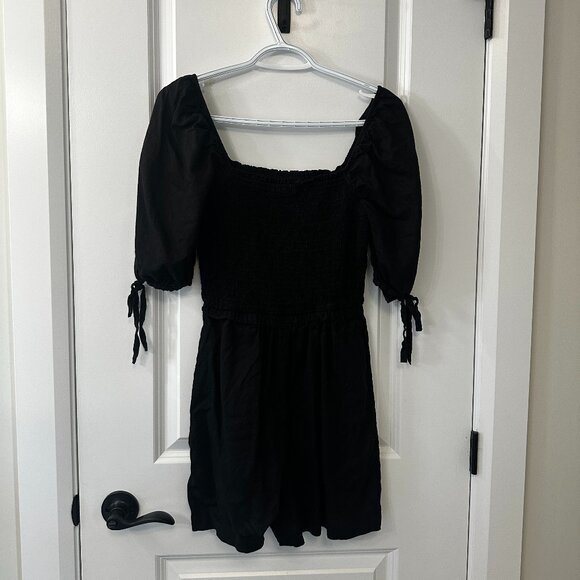 RW&CO Black Puff Sleeve Smocked Romper – XS - Picture 1 of 4